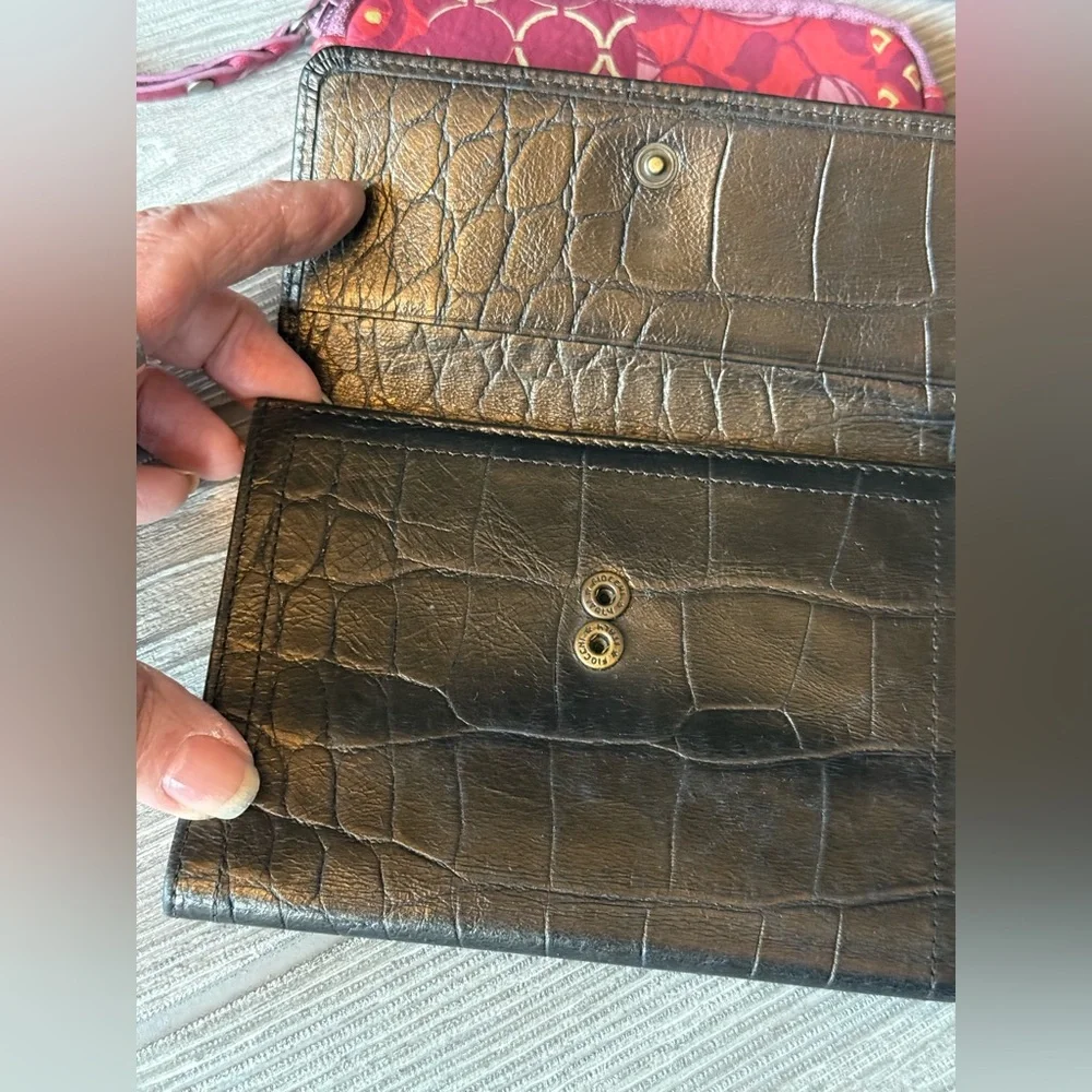 6 vintage leather wallets, all styles, good condition